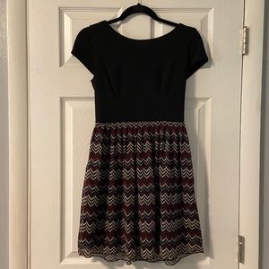 Junior's Short Black Patterned Dress